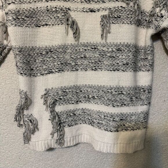 Lou‎ & Gray Distressed Fringe Out Mock Neck Sweater, Women's Small - Picture 5 of 13